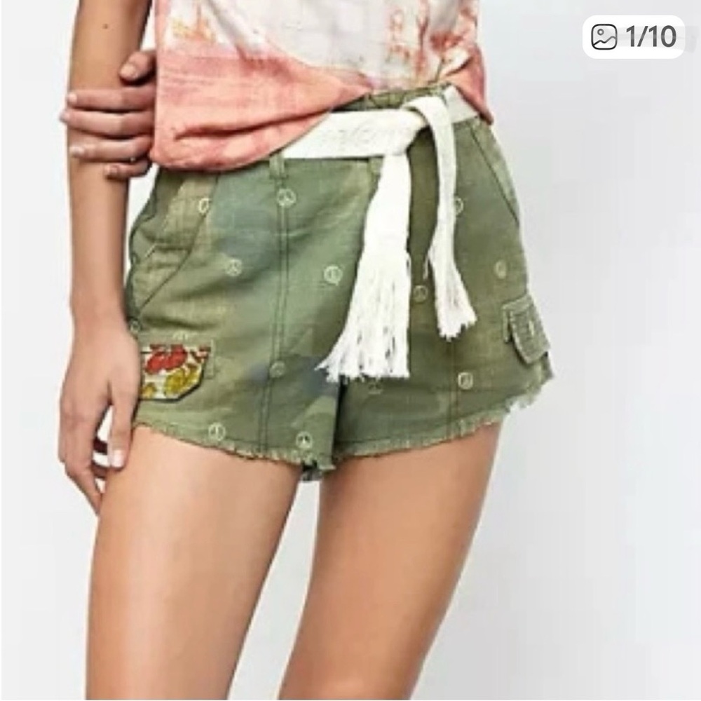 Pilcro green embroidered shorts